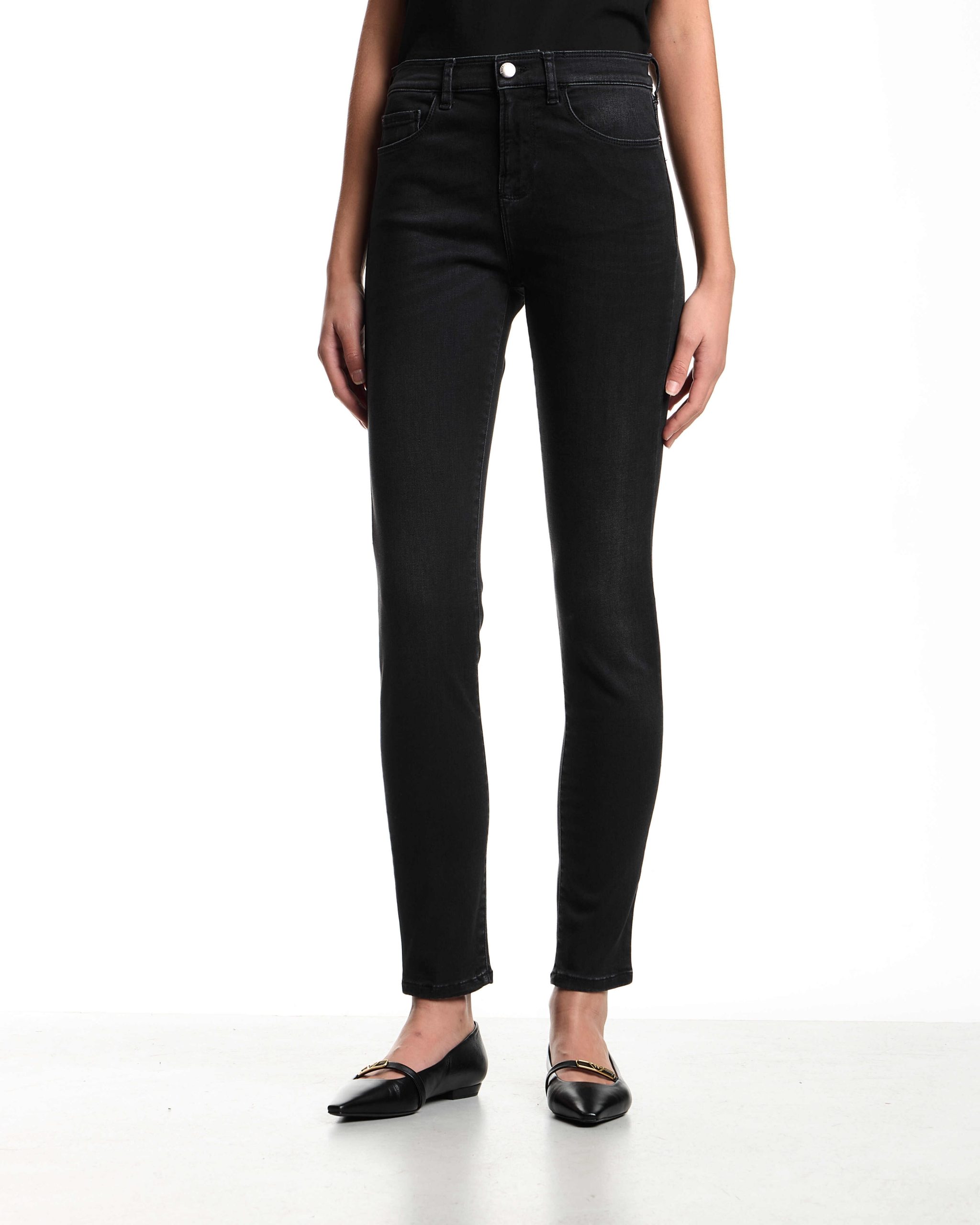 8N2J20_2DI7Z_0005_E_FW2025