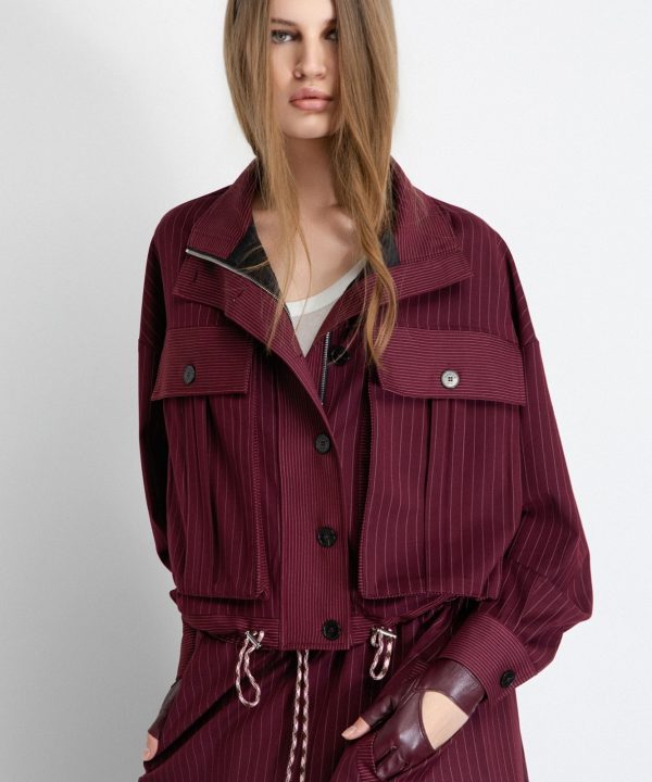 Chaqueta con bolsillos y cordón ajustable en el bajo - GAëLLE