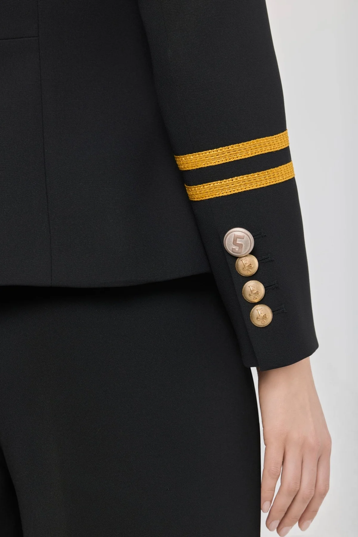 Blazer negra con galones Claudia London - THE EXTREME COLLECTION - Imagen 5