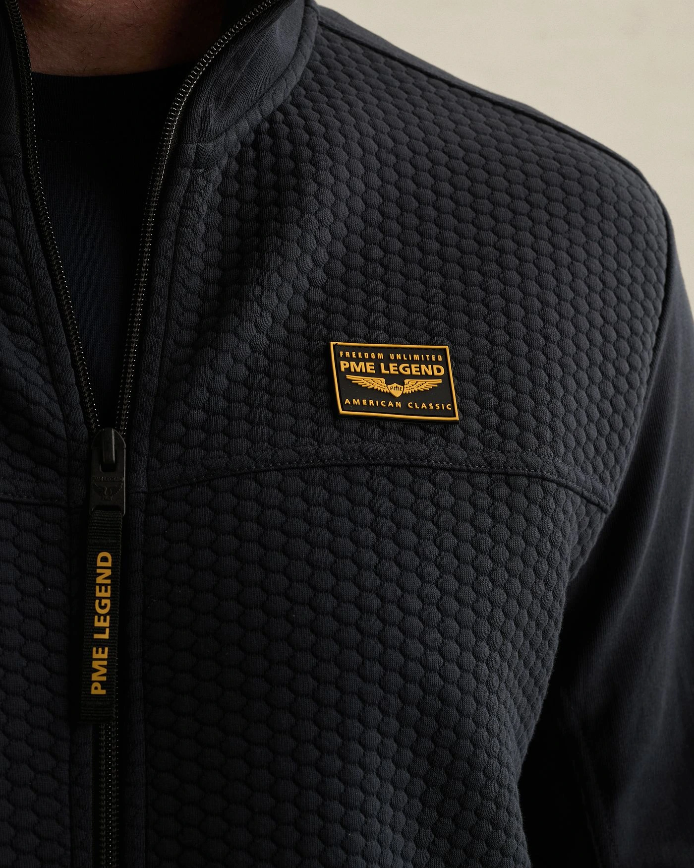 Sudadera con jacquard y bolsillo cargo - Imagen 4