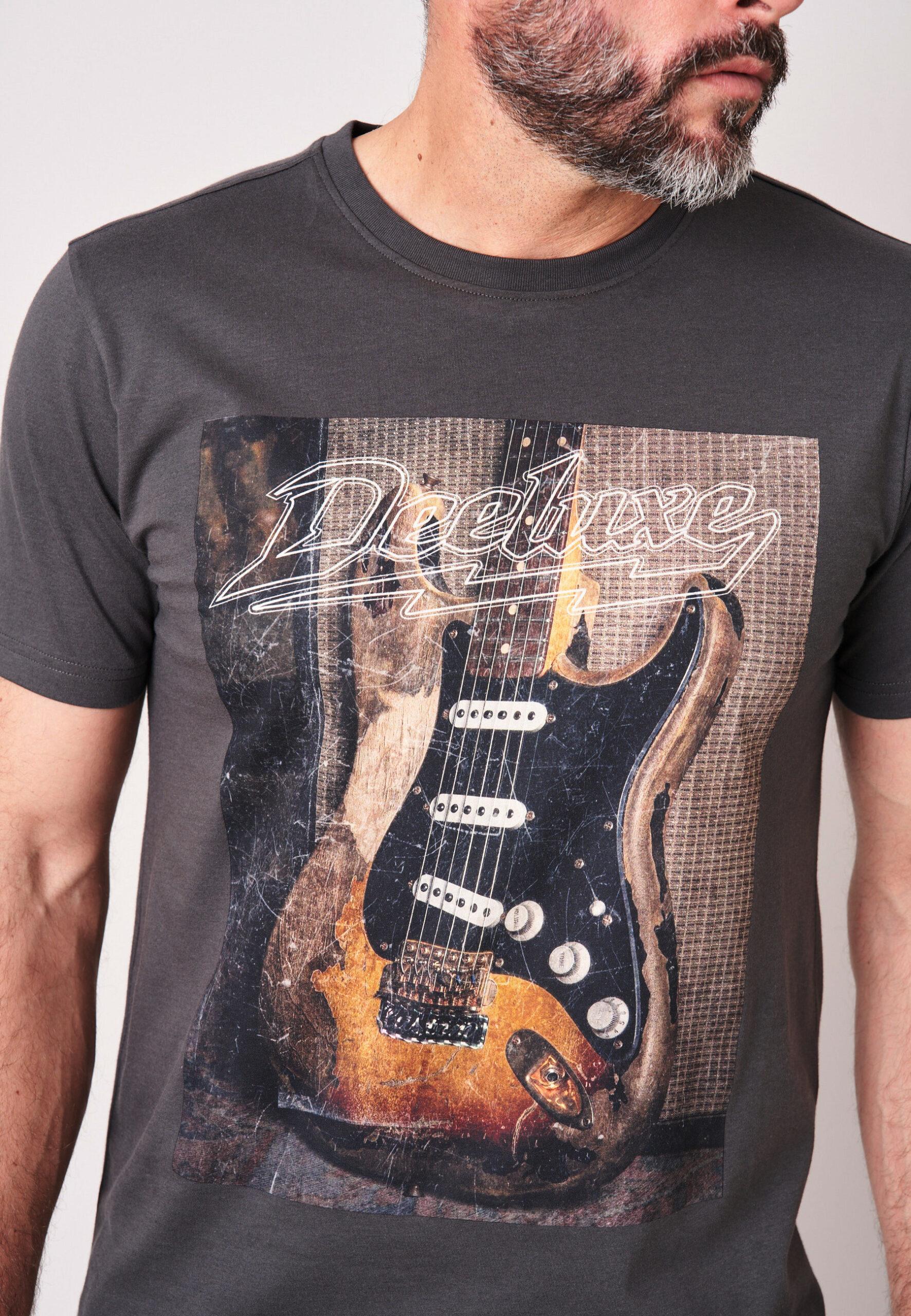 Camiseta con estampado de guitarra - DEELUXE - Imagen 3