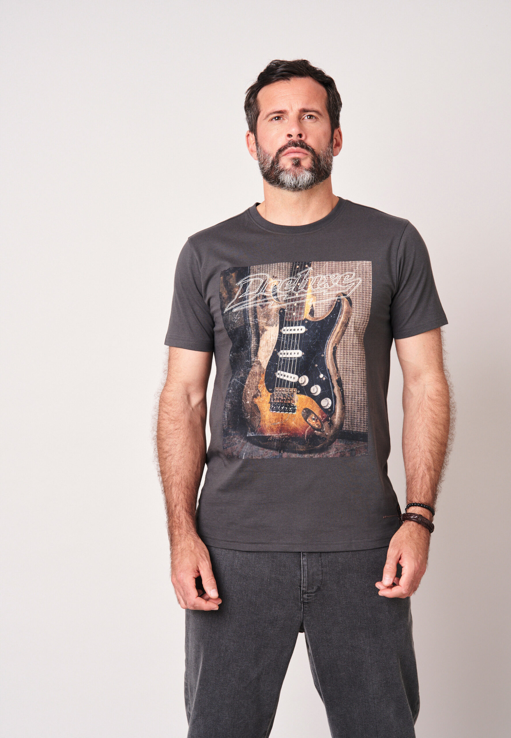 Camiseta con estampado de guitarra - DEELUXE